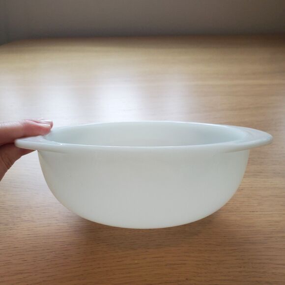 Vintage Pyrex 022 White Opal Casserole Dish With Lid - Picture 5 of 15